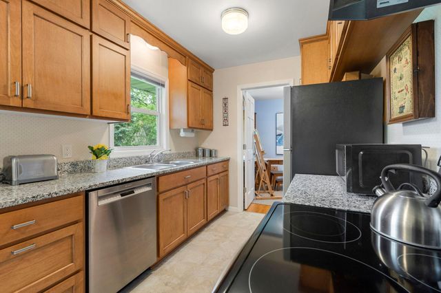 942 7th Avenue E, Shakopee, MN 55379
