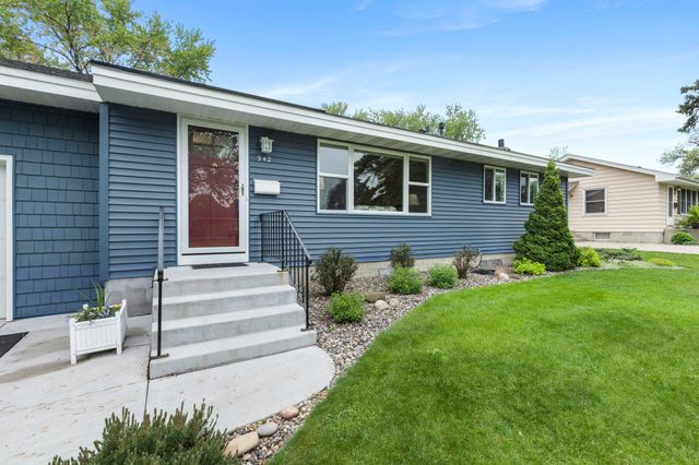942 7th Avenue E, Shakopee, MN 55379