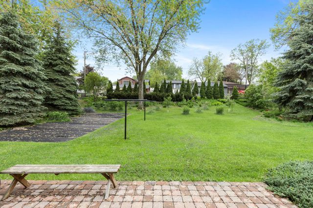 942 7th Avenue E, Shakopee, MN 55379
