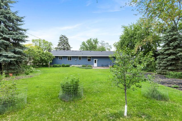 942 7th Avenue E, Shakopee, MN 55379