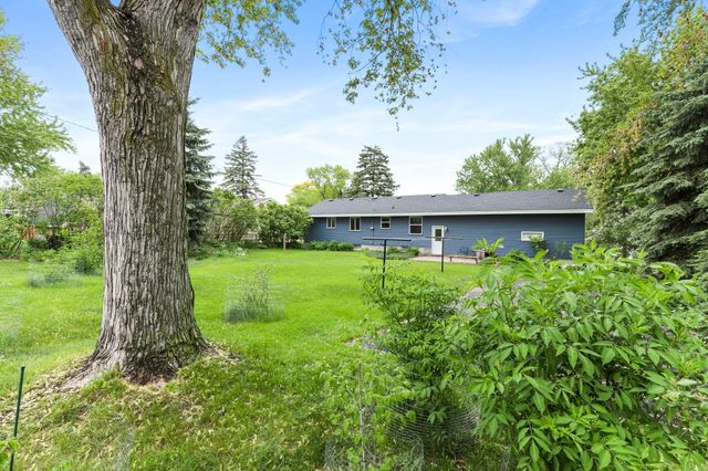 942 7th Avenue E, Shakopee, MN 55379