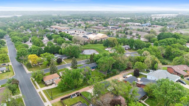 942 7th Avenue E, Shakopee, MN 55379
