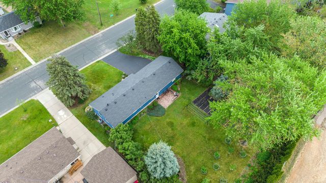 942 7th Avenue E, Shakopee, MN 55379