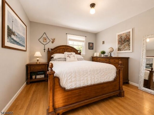 131 Long Hill Dr, Clifton City, NJ 07013