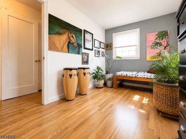 131 Long Hill Dr, Clifton City, NJ 07013