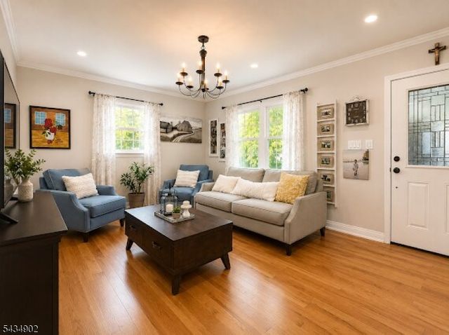 131 Long Hill Dr, Clifton City, NJ 07013
