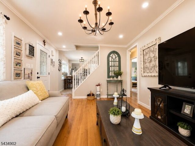 131 Long Hill Dr, Clifton City, NJ 07013