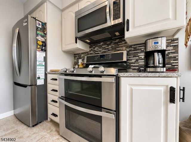 131 Long Hill Dr, Clifton City, NJ 07013