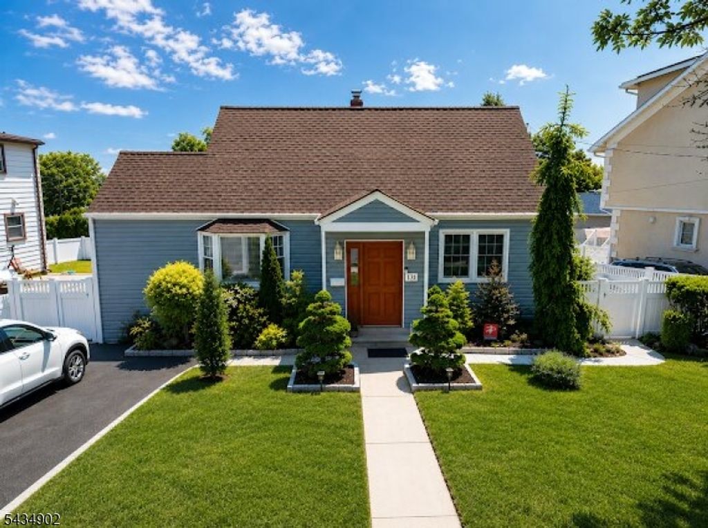 131 Long Hill Dr, Clifton City, NJ 07013