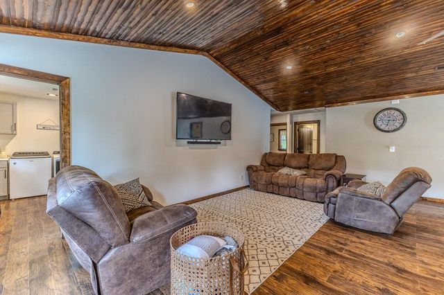 7084 Logan Road, Hartville, MO 65667