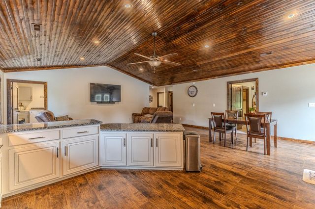 7084 Logan Road, Hartville, MO 65667