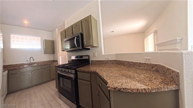 2050 West WARM SPRINGS Road 2921, Henderson, NV 89014