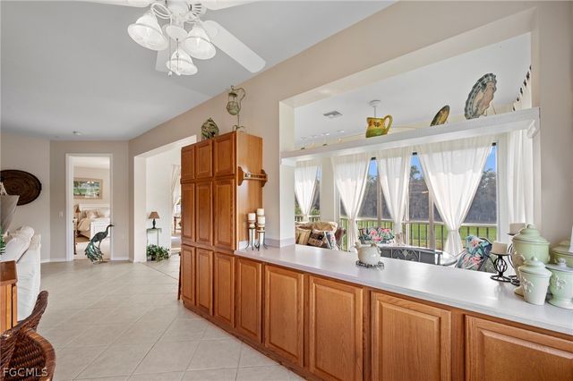 3990 Bishopwood CT W 202, Naples, FL 34114