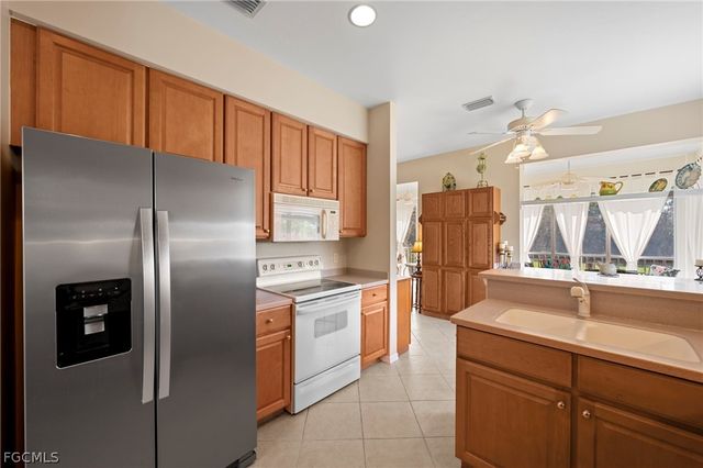 3990 Bishopwood CT W 202, Naples, FL 34114