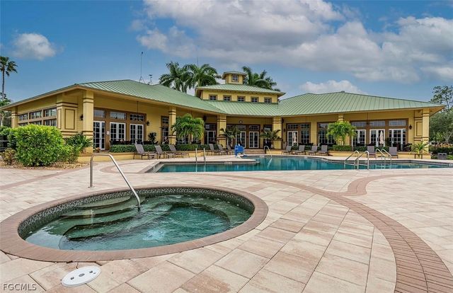 3990 Bishopwood CT W 202, Naples, FL 34114