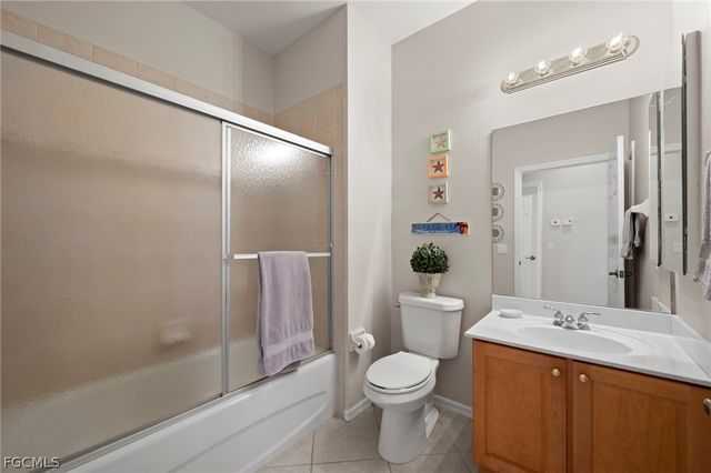 3990 Bishopwood CT W 202, Naples, FL 34114