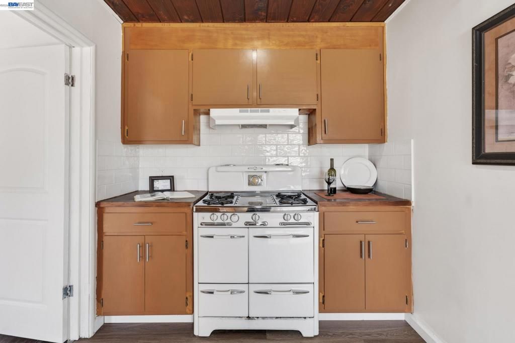 Image 13 of property listing at 4217 Jenkins Way, Richmond, CA 94806