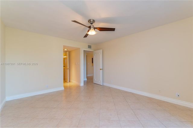 545 SE 12th St 305, Dania Beach, FL 33004