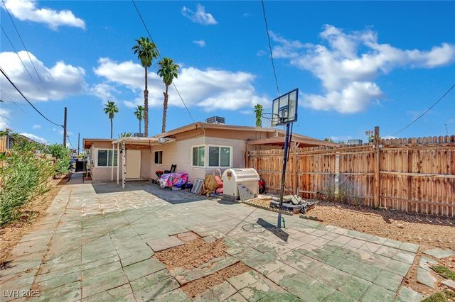 1205 Phillips Avenue, Las Vegas, NV 89104