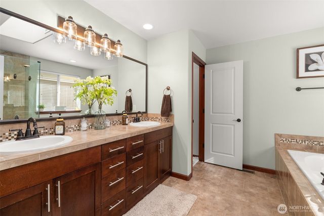 8007 183rd Avenue E, Bonney Lake, WA 98391