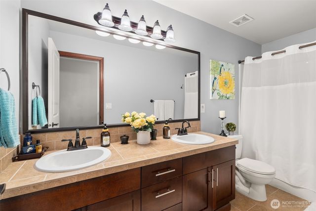 8007 183rd Avenue E, Bonney Lake, WA 98391