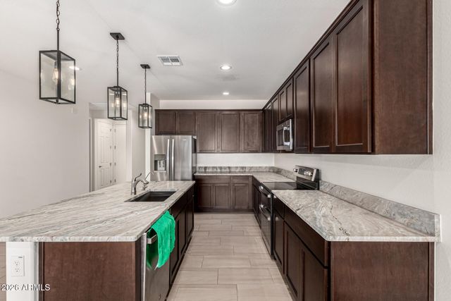 17973 W ASHLEY Drive, Goodyear, AZ 85338