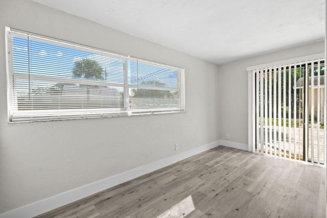 1301 W 25th Street, Riviera Beach, FL 33404