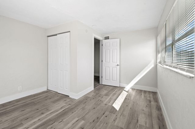 1301 W 25th Street, Riviera Beach, FL 33404