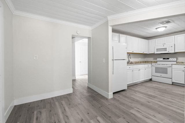 1301 W 25th Street, Riviera Beach, FL 33404