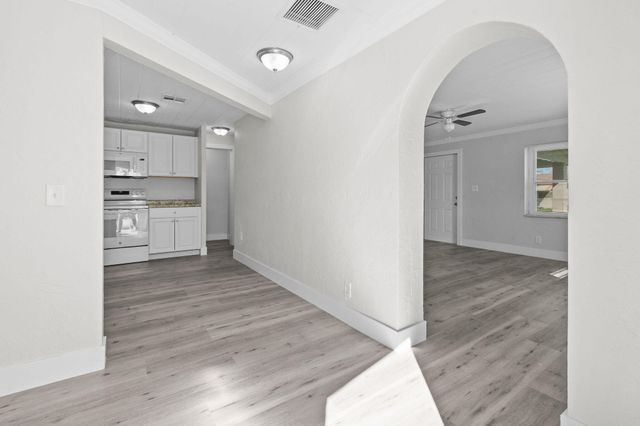 1301 W 25th Street, Riviera Beach, FL 33404
