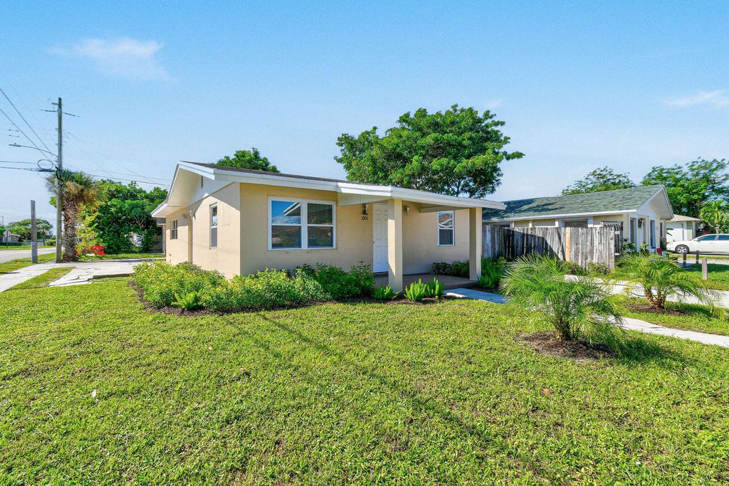 1301 W 25th Street, Riviera Beach, FL 33404