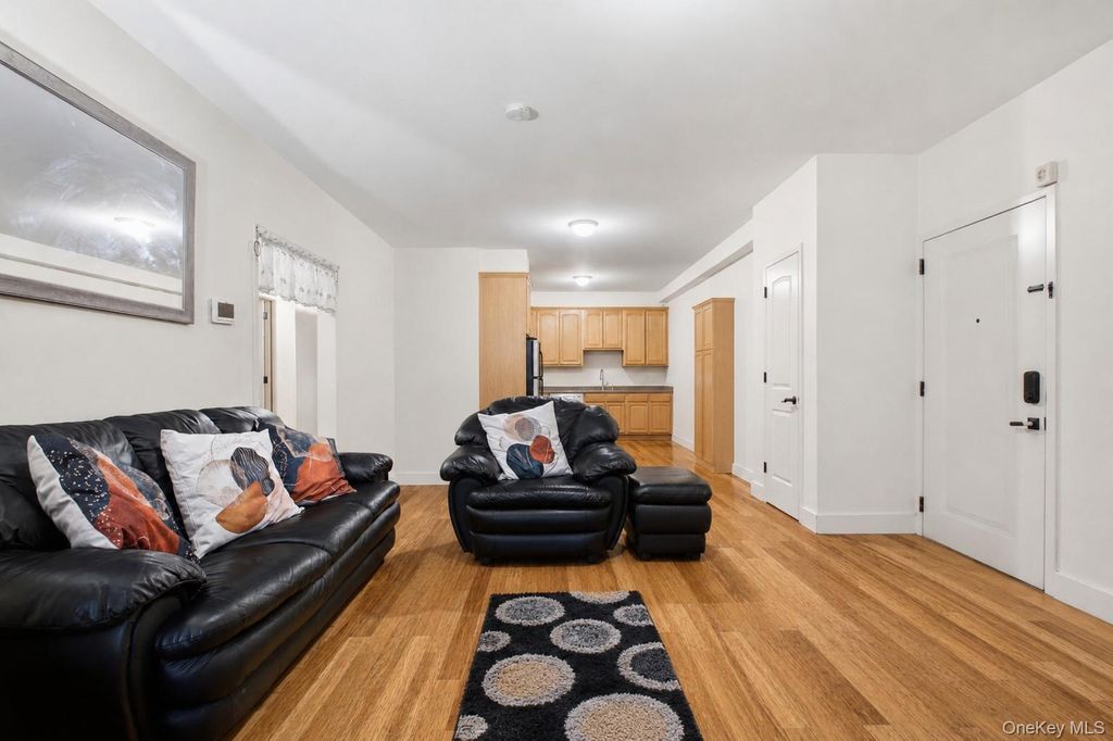 14 E Sandford Boulevard, Mount Vernon, NY 10550 — photo 4
