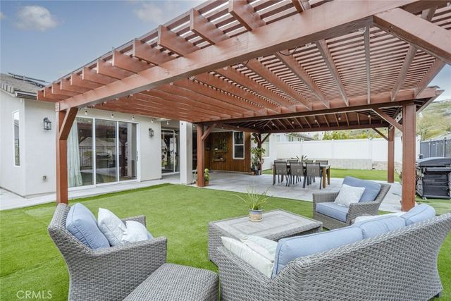 28532 Songbird, Canyon Country, CA 91350