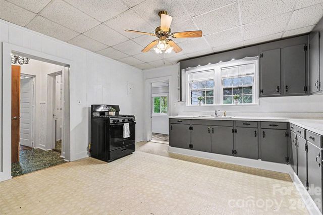 58 Poplar Street, Great Falls, SC 29055