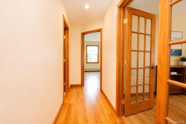8 Oak Drive, New Windsor, NY 12553