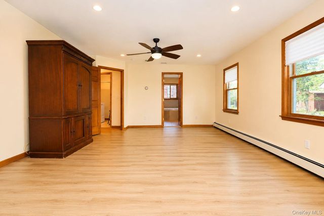 8 Oak Drive, New Windsor, NY 12553