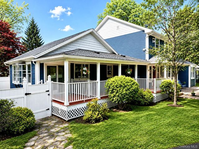 8 Oak Drive, New Windsor, NY 12553