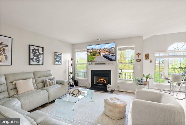 43272 BALTUSROL TER, Ashburn, VA 20147