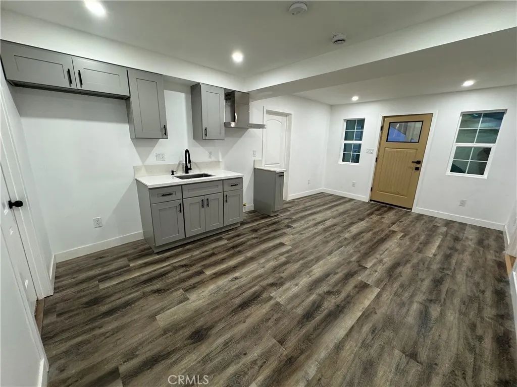 2566 Broadway, Huntington Park, CA 90255