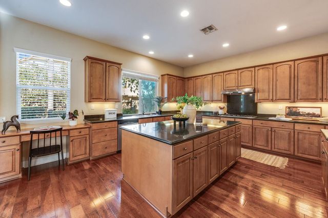 5617 Mariolyn Ct, Elk Grove, CA 95757