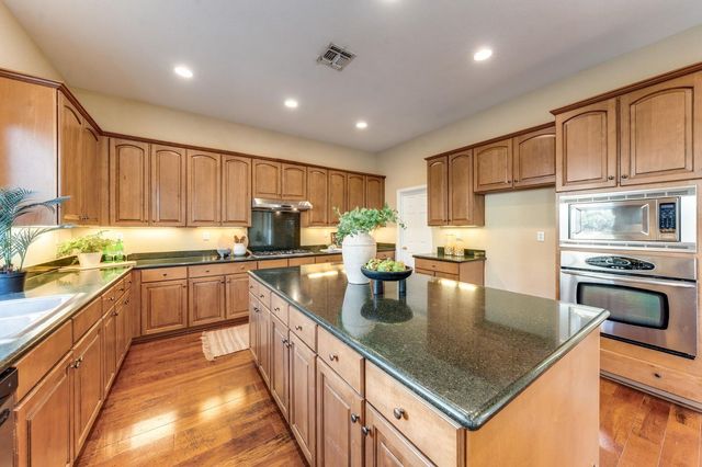 5617 Mariolyn Ct, Elk Grove, CA 95757