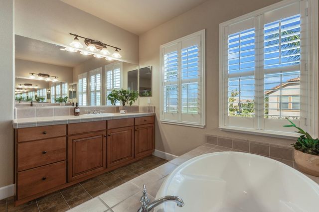 5617 Mariolyn Ct, Elk Grove, CA 95757