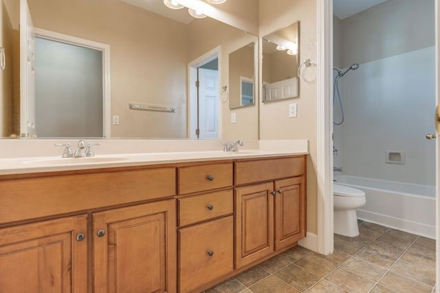 5617 Mariolyn Ct, Elk Grove, CA 95757