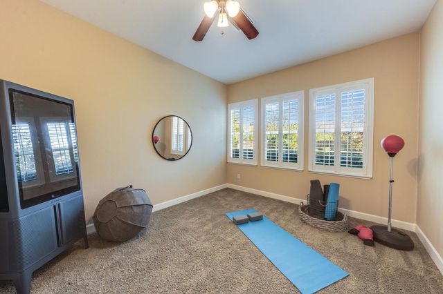 5617 Mariolyn Ct, Elk Grove, CA 95757