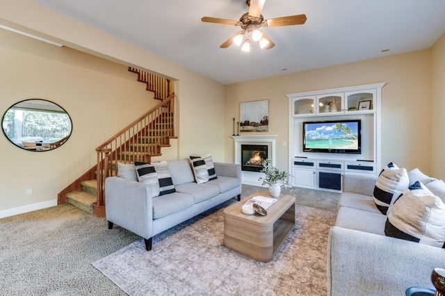 5617 Mariolyn Ct, Elk Grove, CA 95757