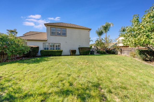5617 Mariolyn Ct, Elk Grove, CA 95757