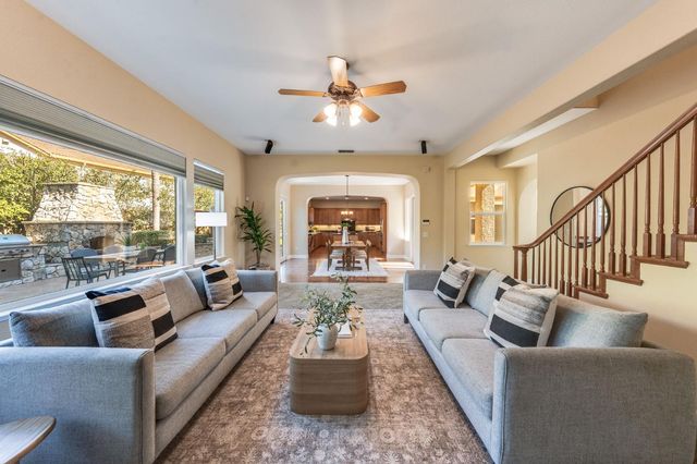 5617 Mariolyn Ct, Elk Grove, CA 95757