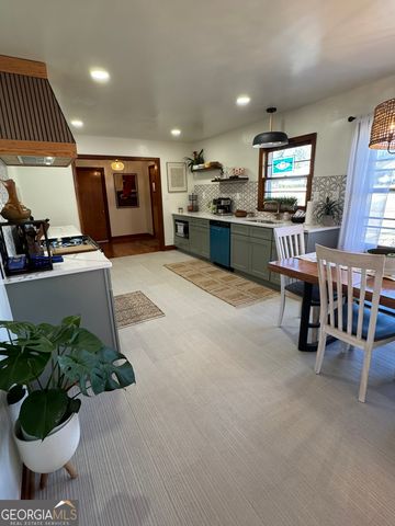 410 Sunset Circle, Forsyth, GA 31029