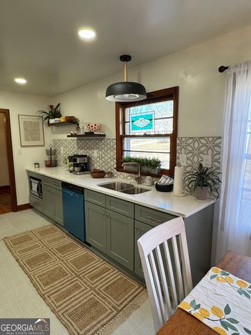 410 Sunset Circle, Forsyth, GA 31029