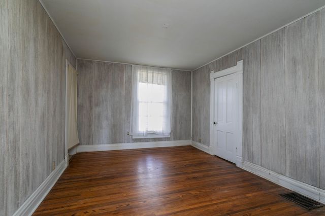 447 S COLLIER ST, Centralia, MO 65240